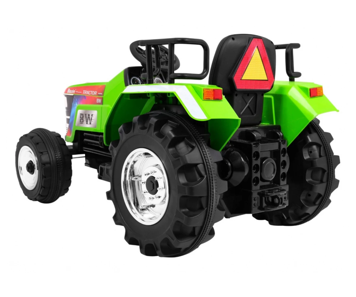 traktor-z-trojkatem-ostrzegawczym